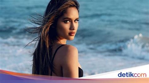 7 Gaya Seksi Artis Indonesia Berbikini, Jessica Mila sampai